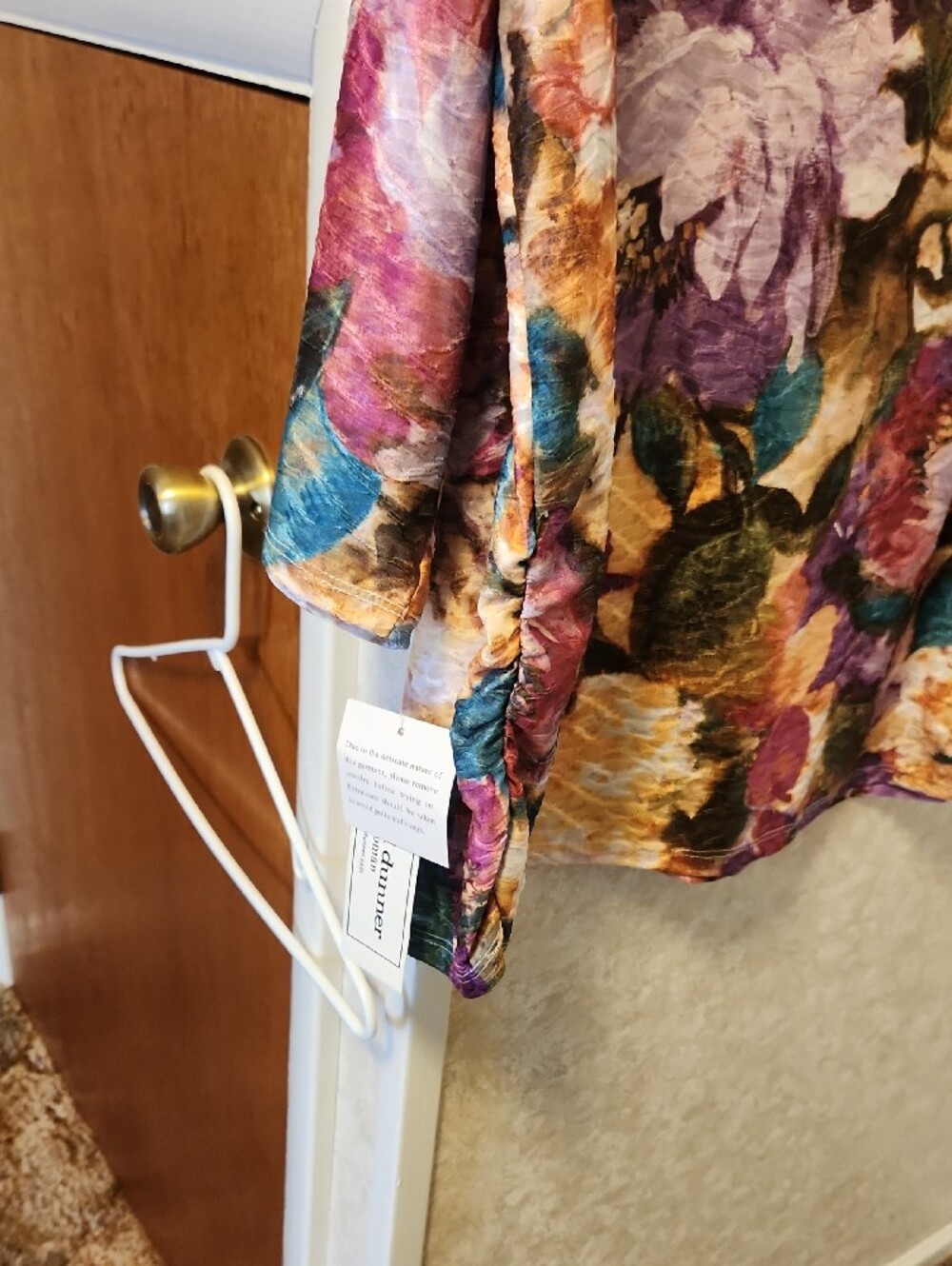 1X New Alfred Dunner Multicolor Floral Top with Studs 3/4 Sleeve List #84 - Picture 5 of 5